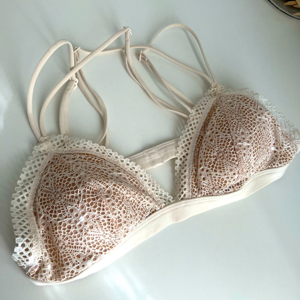 Victoria’s Secret Lace Cream Strappy Bralette Cross